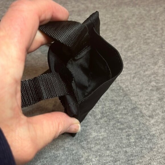 LULULEMON Black Ever Ready crossbody wallet. - Picture 6 of 9